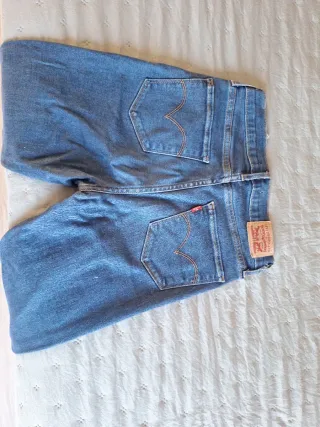 Vaquero LEVI'S de mujer. Modelo 724