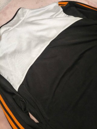 Sudadera Adidas Negra y Naranja