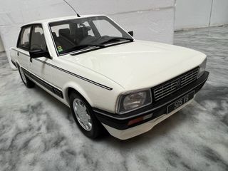 Peugeot 505 V6 Blanco Otto 1:18