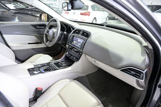 Jaguar XE   2.0I 147kW RWD Prestige Auto