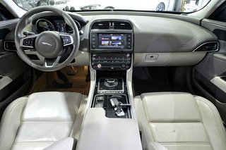 Jaguar XE   2.0I 147kW RWD Prestige Auto
