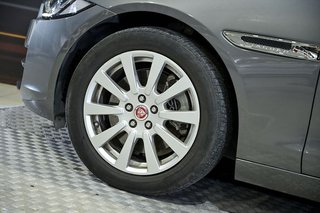 Jaguar XE   2.0I 147kW RWD Prestige Auto