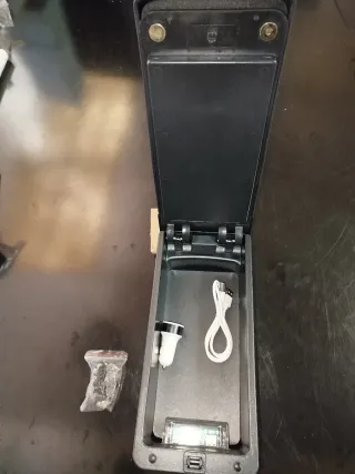 Reposabrazos coche universal negro