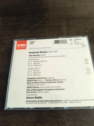 Britten War Requiem.SIMON RATTLE .EMI CLASSICS.