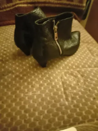 Botines Pull and Bear negros con brillo