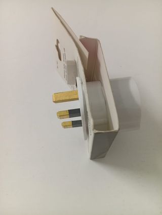 Adaptador Inglés/Europeo 10A 250V