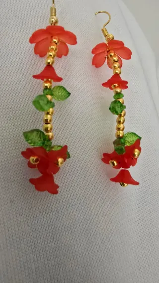 Orecchini Fiori Rossi e Foglie Verdi