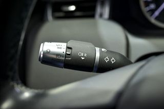 Land-Rover Discovery Sport   2.0D TD4 204 PS AWD Auto MHEV Standard