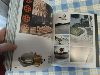 Libro skateboard vintage built to grind.