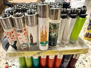 Collezione +700 accendini Clipper