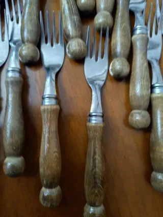 Posate in Acciaio Inox e Legno