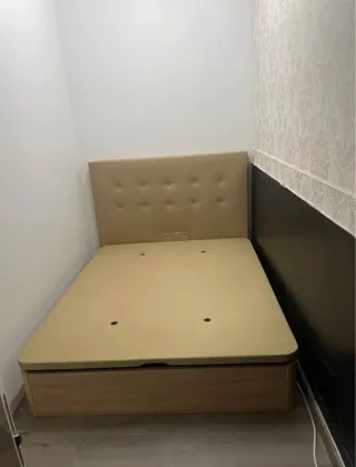 Canapé de tela y madera