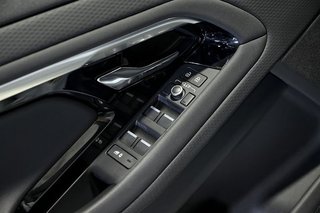 Land-Rover Range Rover Evoque   2.0 D163 RDynamic AUTO 4WD MHEV