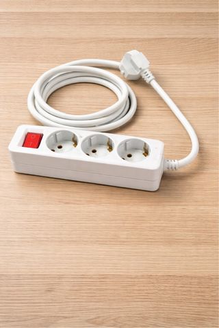 Regleta blanca 3 enchufes con interruptor