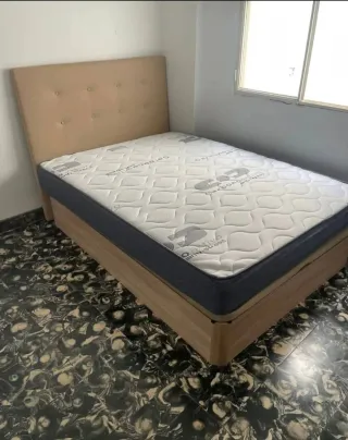 Cama canapé tapizado tela y madera