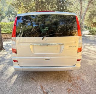 Mercedes-Benz Viano 2010 ADAPTADA con elevador PMR