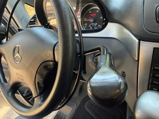 Mercedes-Benz Viano 2010 ADAPTADA con elevador PMR