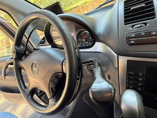 Mercedes-Benz Viano 2010 ADAPTADA con elevador PMR