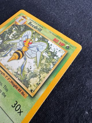Beedrill Base Set 17/102 Carta Pokémon (1999)