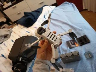 Dron DJI Mini 2 con accessori