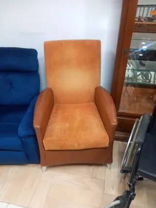 Butaca moderna cuero marrón