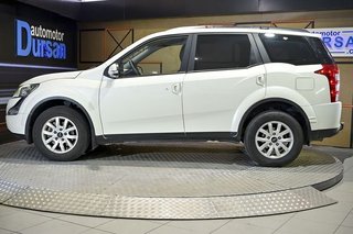 Mahindra XUV 500   FWD 4X2 W6