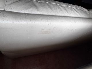 Sofá de 2 plazas en piel beige