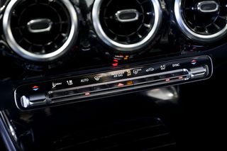 Mercedes CLA MERCEDES-BENZ   200 D DCT