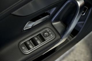 Mercedes CLA MERCEDES-BENZ   250 e