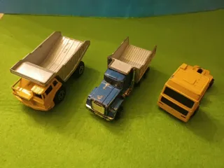 Lotto 5 Camioncini Giocattolo Majorette