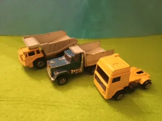 Lotto 5 Camioncini Giocattolo Majorette