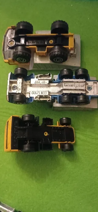 Lotto 5 Camioncini Giocattolo Majorette