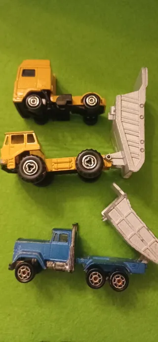 Lotto 5 Camioncini Giocattolo Majorette