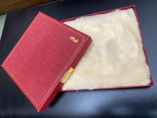 Cruz de bautizo de bronce