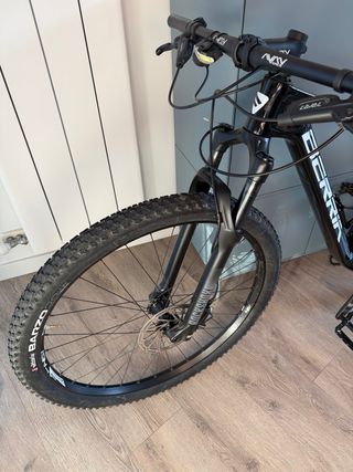 Bicicleta de carbono Berria Bravo como nueva.