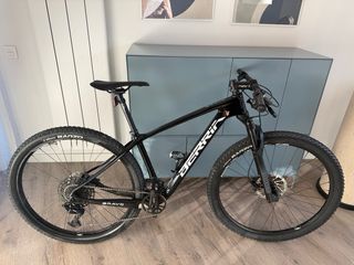 Bicicleta de carbono Berria Bravo como nueva.