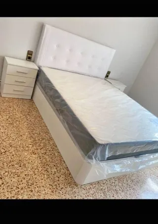 Canapé de tela y madera