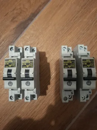 4 Magnetotermici AEG 2x16A 2x10A