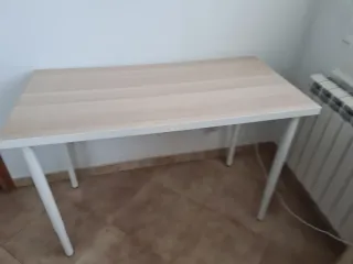 Mesa escritorio Ikea madera y metal
