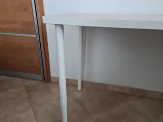 Mesa escritorio Ikea madera y metal