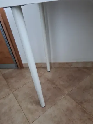 Mesa escritorio Ikea madera y metal