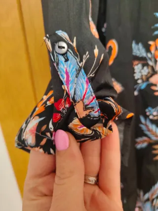 Blusa Stradivarius Estampado Floral Negra