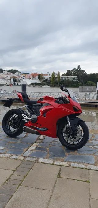 Ducati Panigale V2 2022 Roja