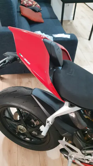 Ducati Panigale V2 2022 Roja
