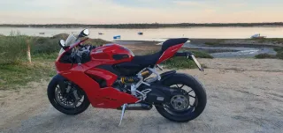 Ducati Panigale V2 2022 Roja