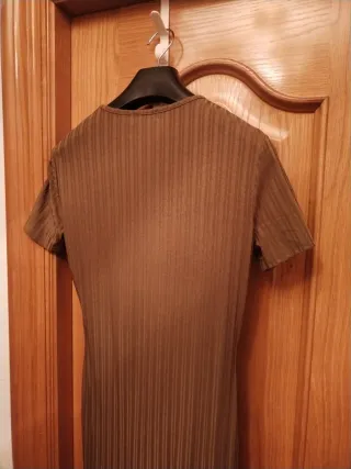 Vestido midi verde oliva PrettyLittleThing