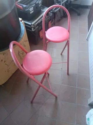 2 Sgabelli alti pieghevoli rosa