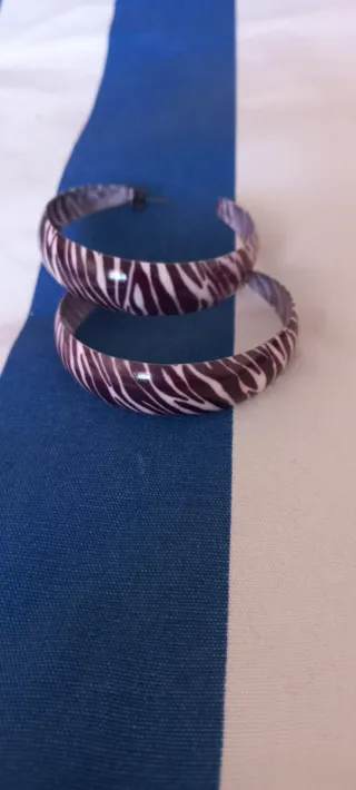 Pendientes Aro Estampado Cebra Morado