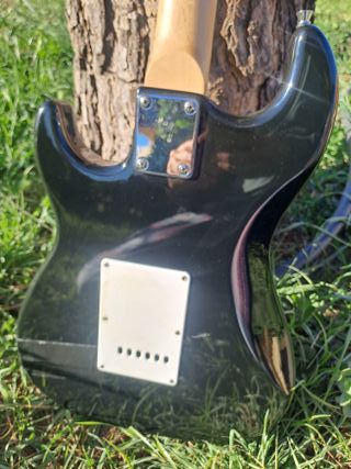 Guitarra Eléctrica Sonora Tipo Stratocaster