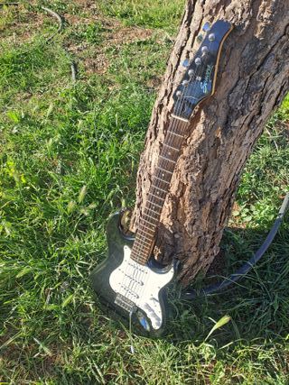Guitarra Eléctrica Sonora Tipo Stratocaster